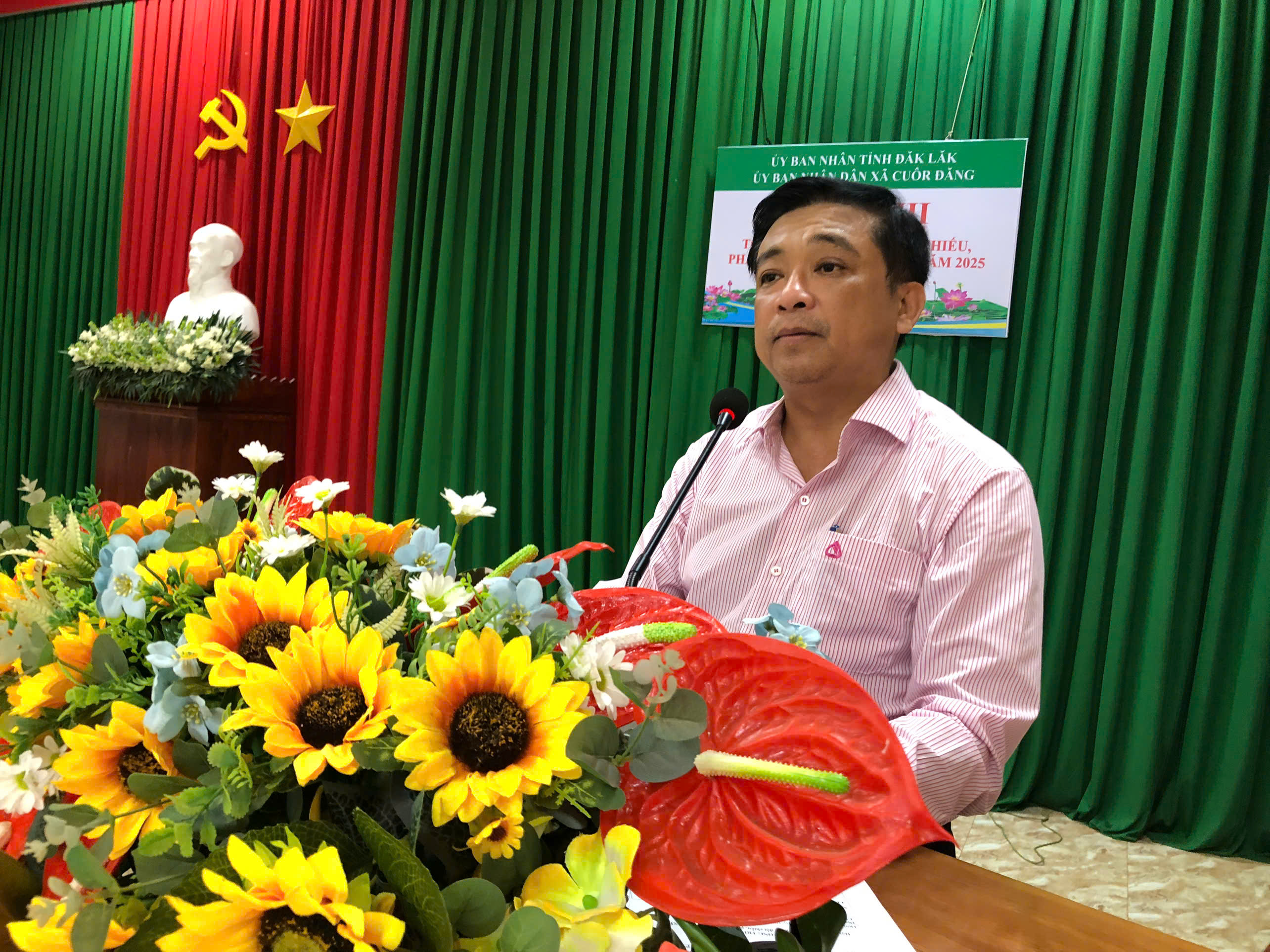 Phòng giao dịch Ngân hàng chính sách xã hội Cư M’gar phối hợp với UBND xã Cuôr Đăng, tỉnh Đắk Lắk tổ chức hội nghị tổng kết đối chiếu, phân loại nợ của khách hang năm 2025